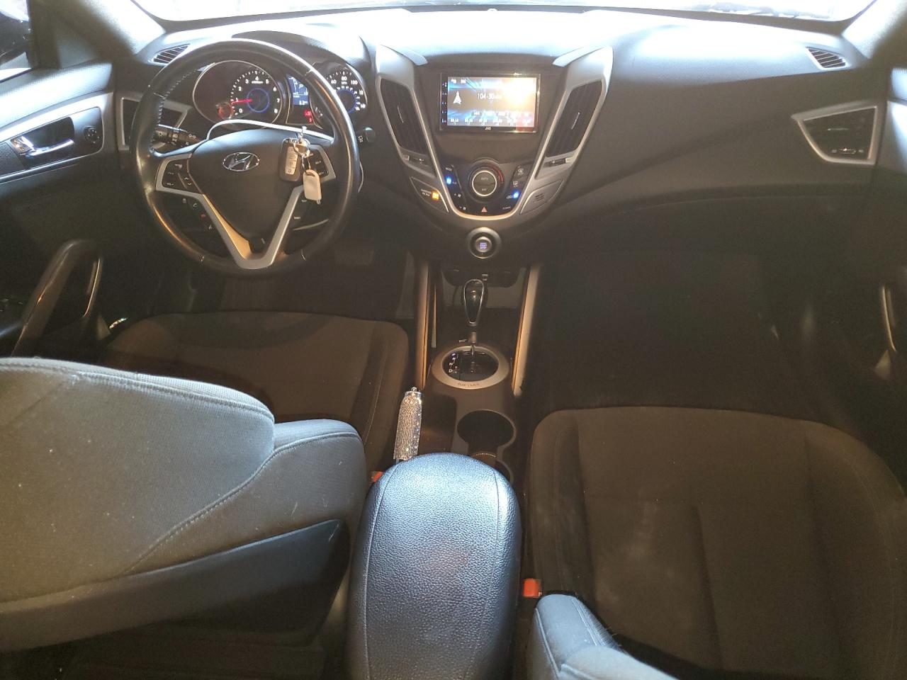 KMHTC6AD8HU318215 2017 Hyundai Veloster