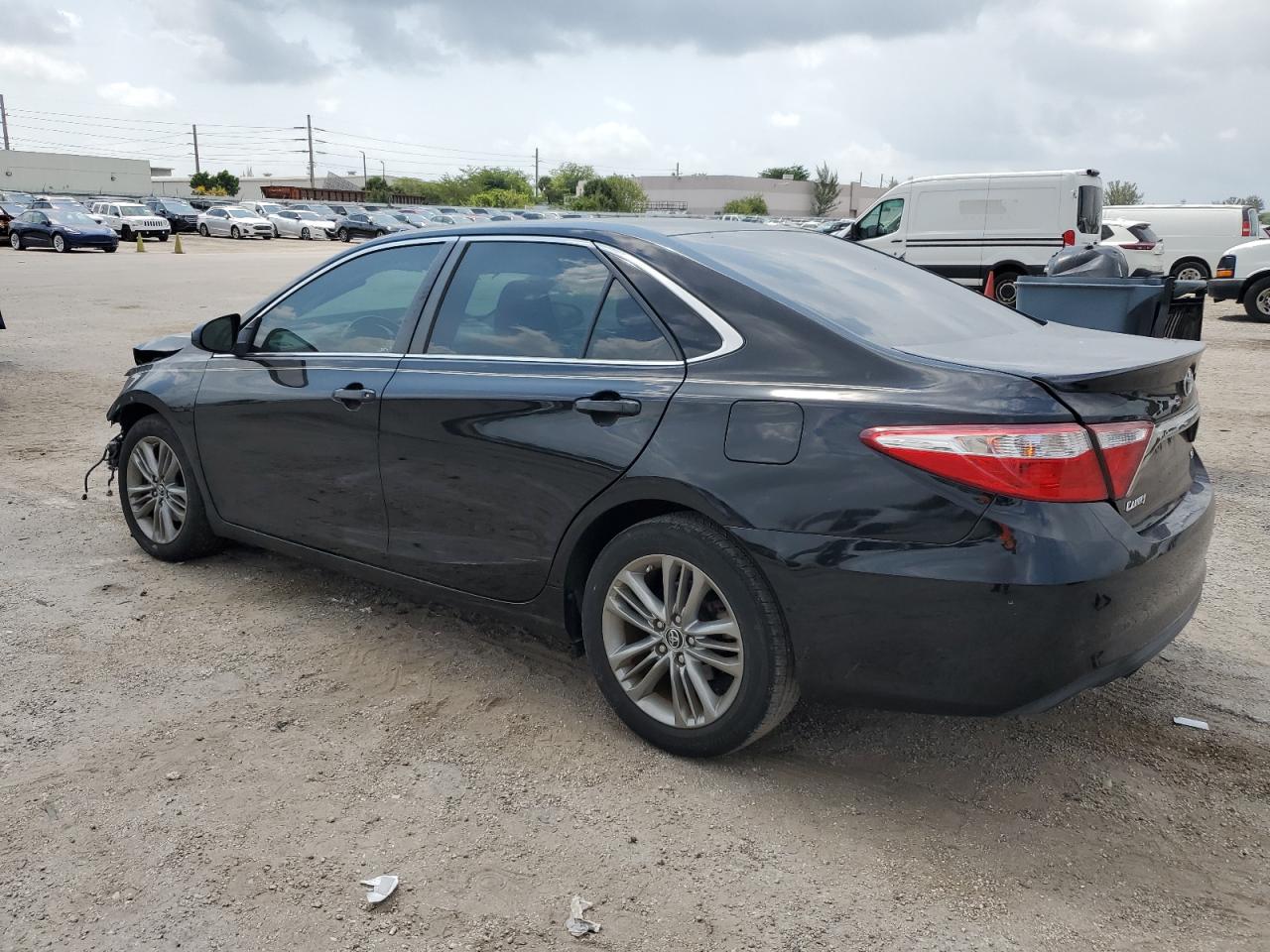 4T1BF1FK0GU156057 2016 Toyota Camry Le