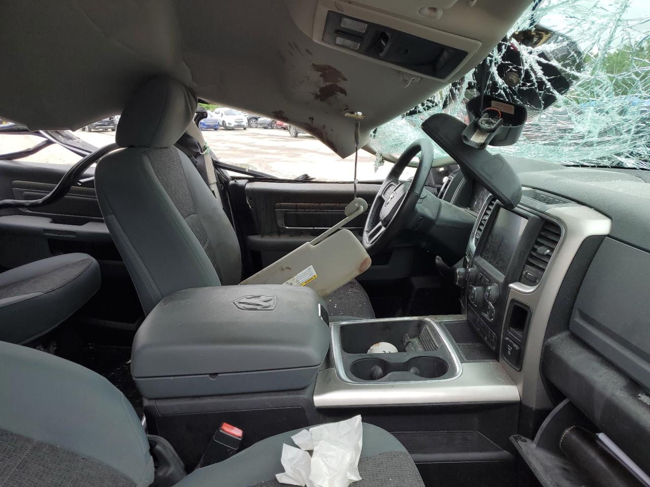 1C6RR7LG1HS575262 2017 Ram 1500 Slt