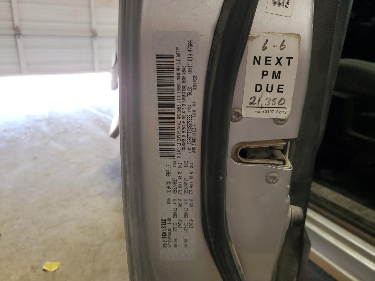 1C6RR7TT0KS576262 2019 Ram 1500 Classic Slt