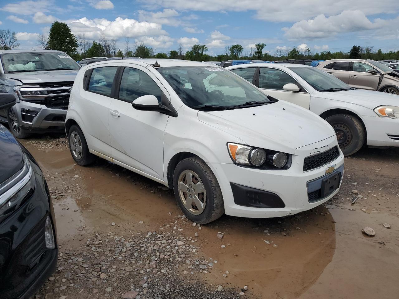 1G1JA6SGXF4104004 2015 Chevrolet Sonic Ls