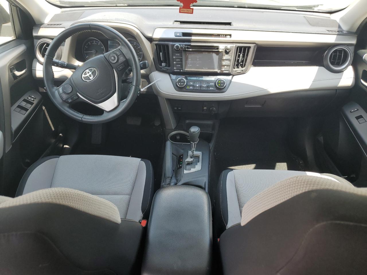 2T3WFREV9HW378214 2017 Toyota Rav4 Xle