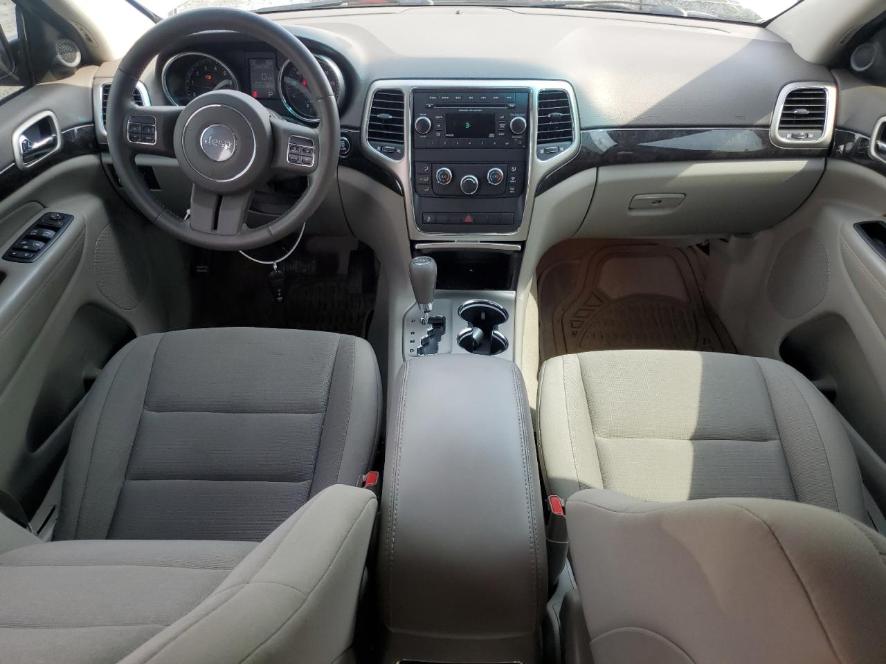 1C4RJFAG6CC135196 2012 Jeep Grand Cherokee Laredo