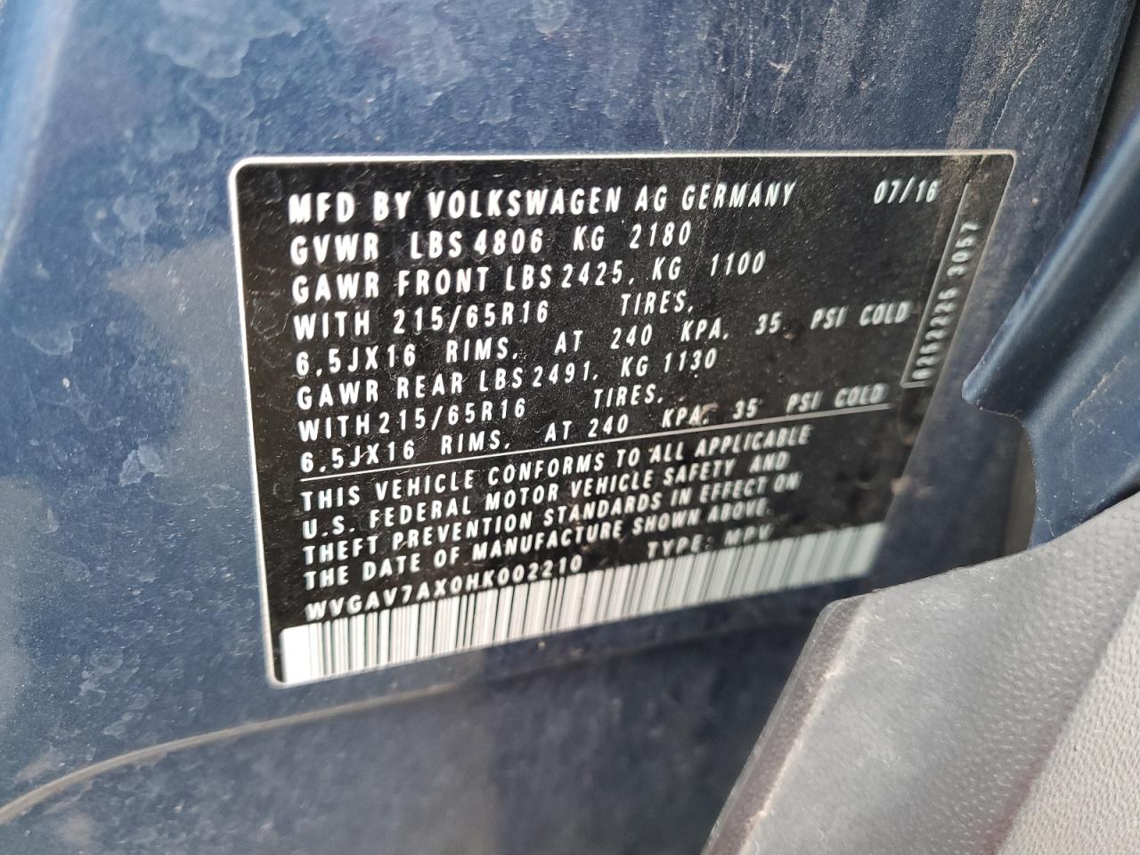 2017 Volkswagen Tiguan S vin: WVGAV7AX0HK002210