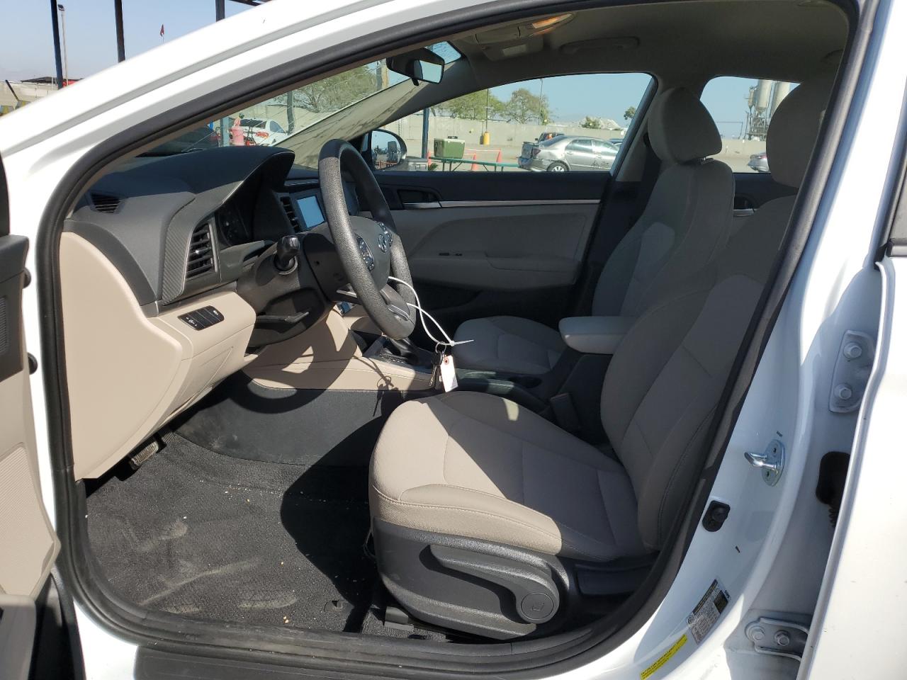 5NPD74LF9KH490092 2019 Hyundai Elantra Se