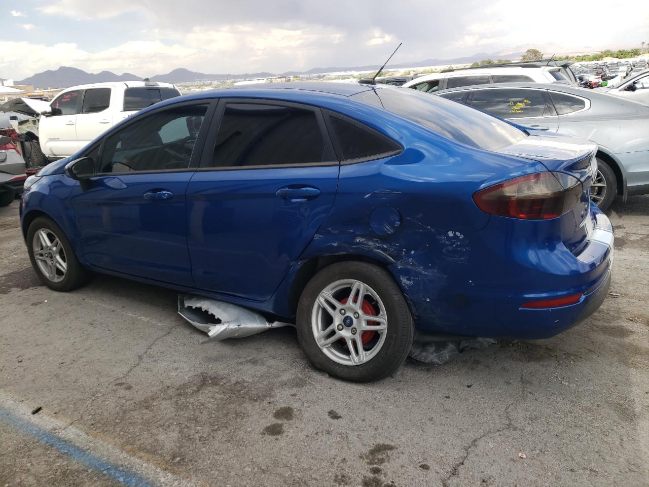 2018 Ford Fiesta Se vin: 3FADP4BJ9JM135136