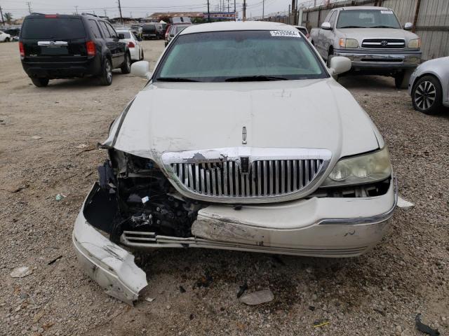 2005 Lincoln Town Car Signature Limited VIN: 1LNHM82W75Y642601 Lot: 54393964