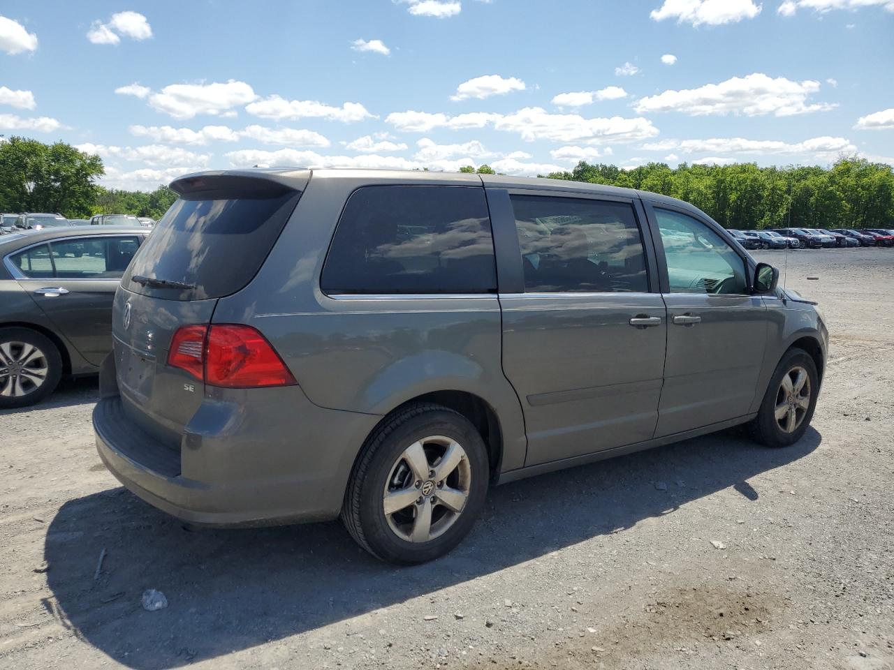 2V4RW3D17AR272178 2010 Volkswagen Routan Se