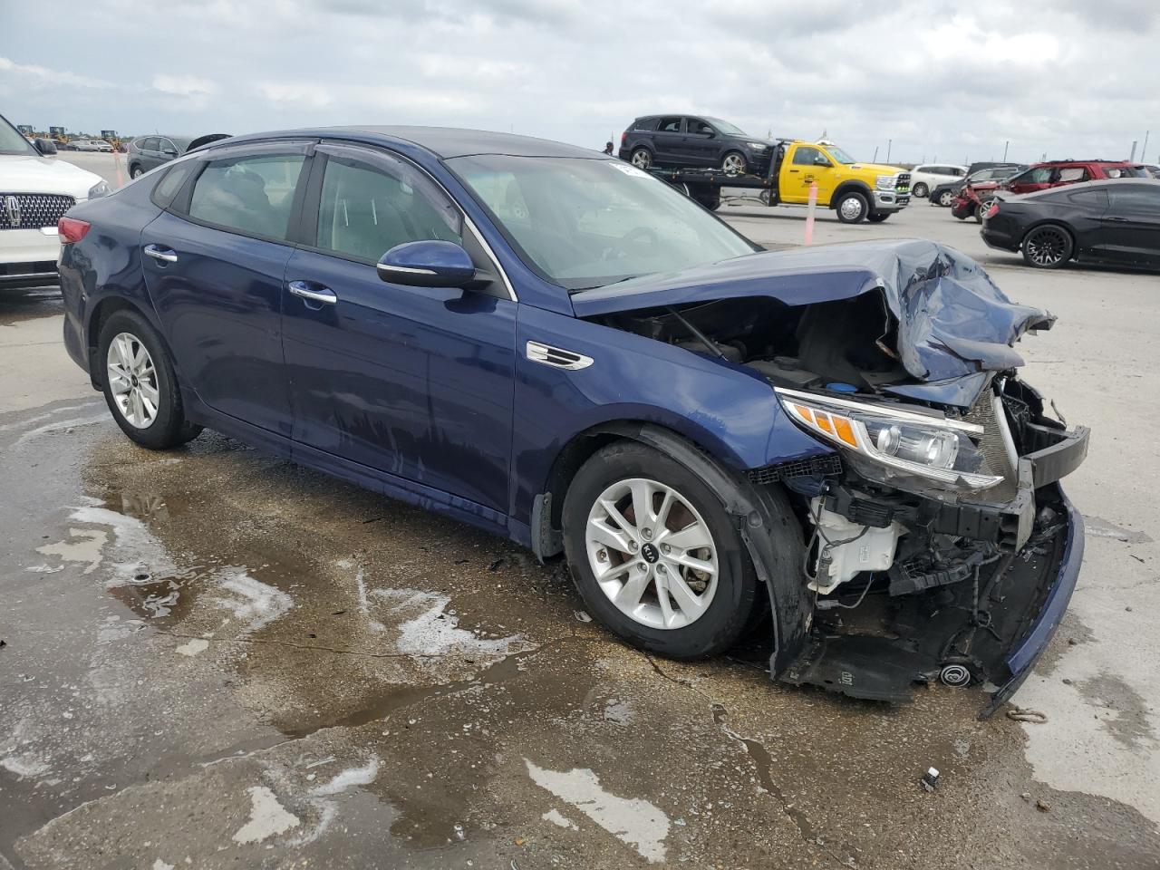 2018 Kia Optima Lx vin: 5XXGT4L33JG188595