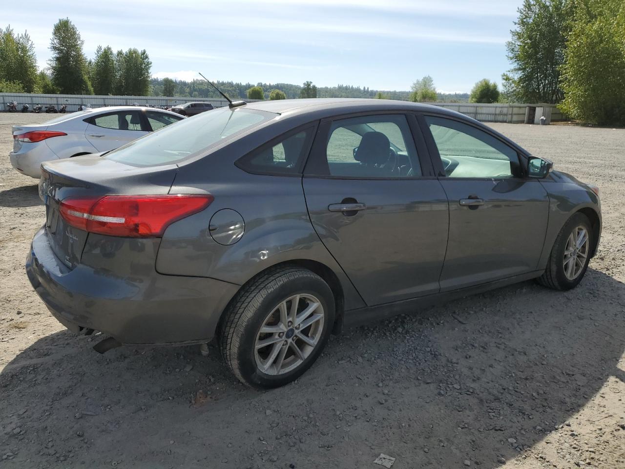 1FADP3FE9HL325523 2017 Ford Focus Se