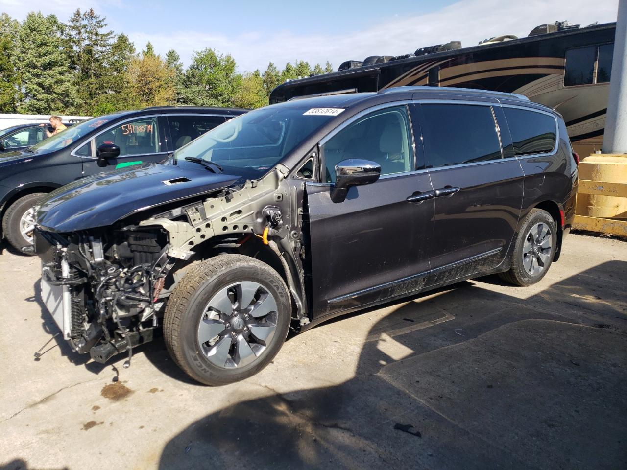 2C4RC1N79JR168382 2018 Chrysler Pacifica Hybrid Limited