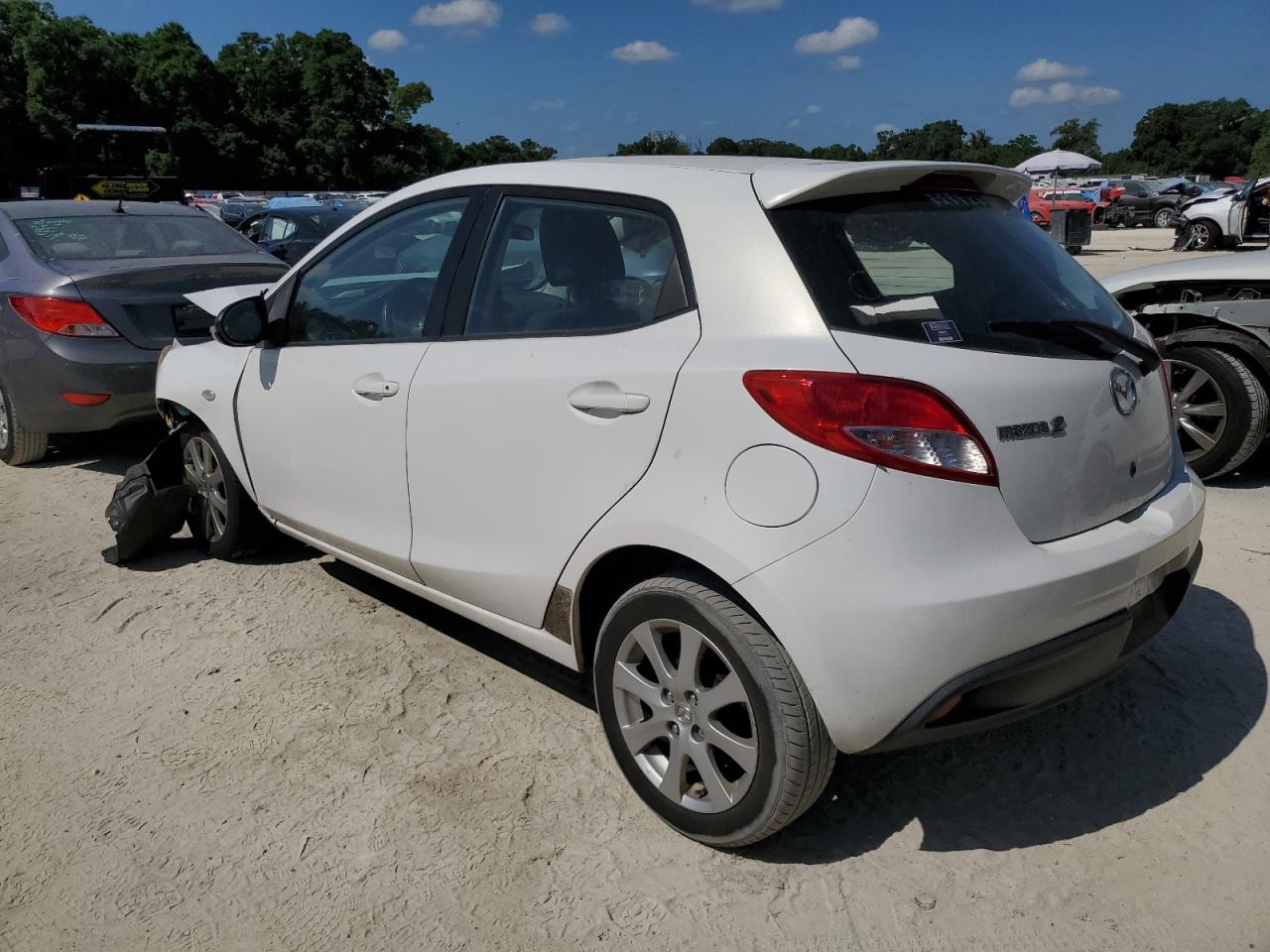 JM1DE1HZ6B0112140 2011 Mazda Mazda2