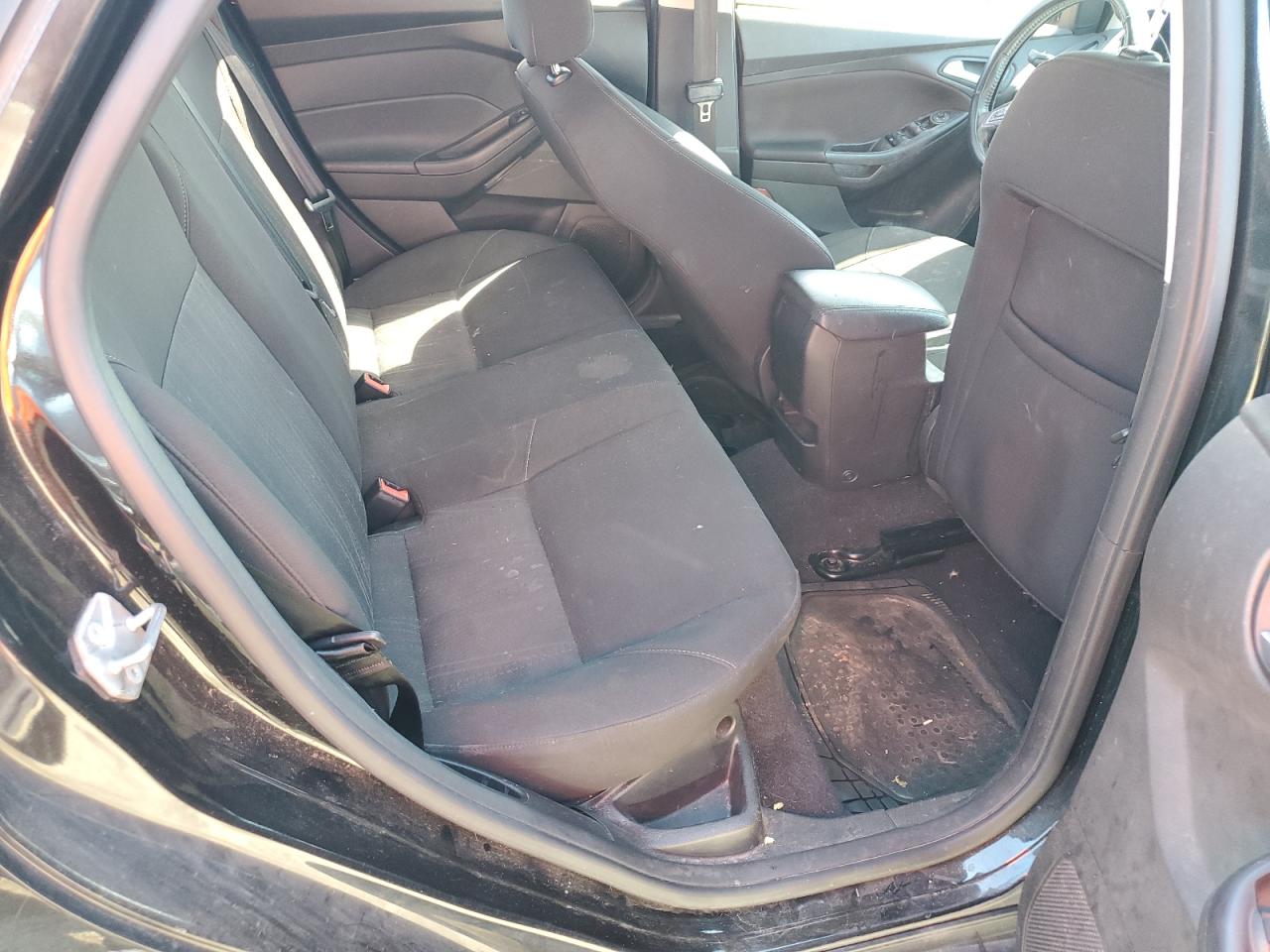 1FADP3F24FL339669 2015 Ford Focus Se