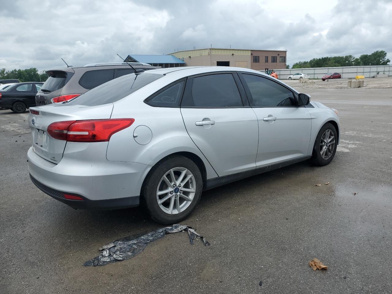 2016 Ford Focus Se vin: 1FADP3F23GL247521