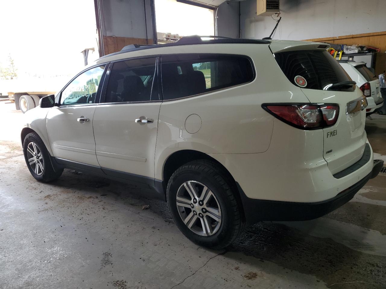 1GNKVHKD5FJ137440 2015 Chevrolet Traverse Lt