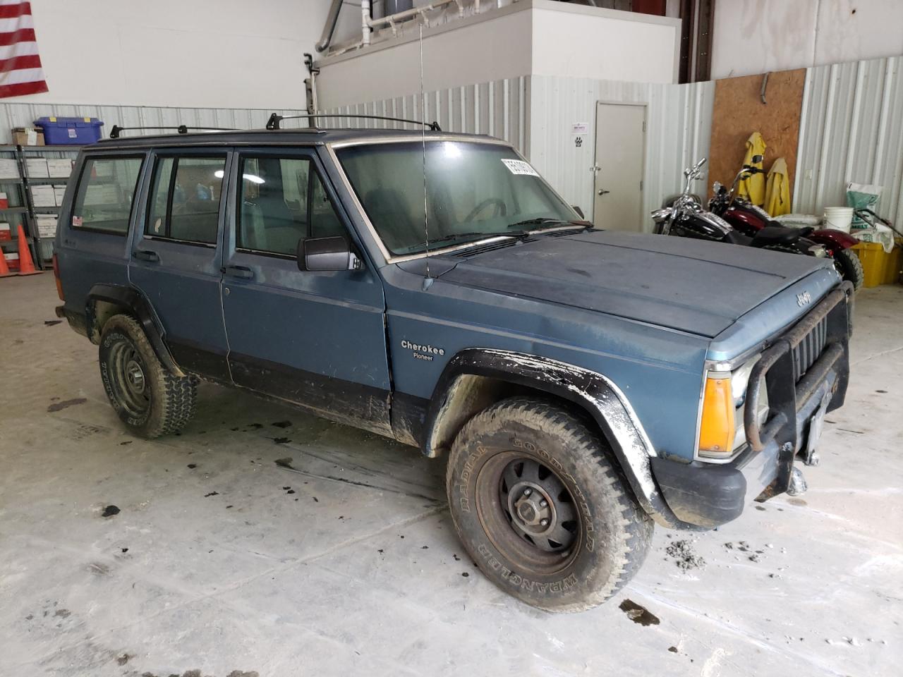 1JCMR7825HT112890 1987 Jeep Cherokee Pioneer