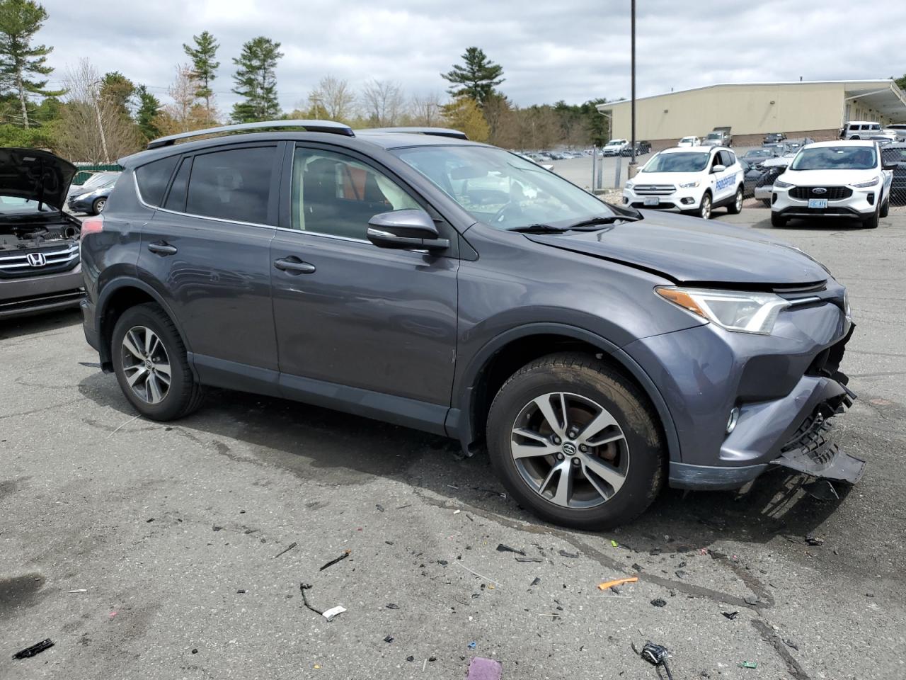 2017 Toyota Rav4 Xle vin: JTMRFREV6HJ114105