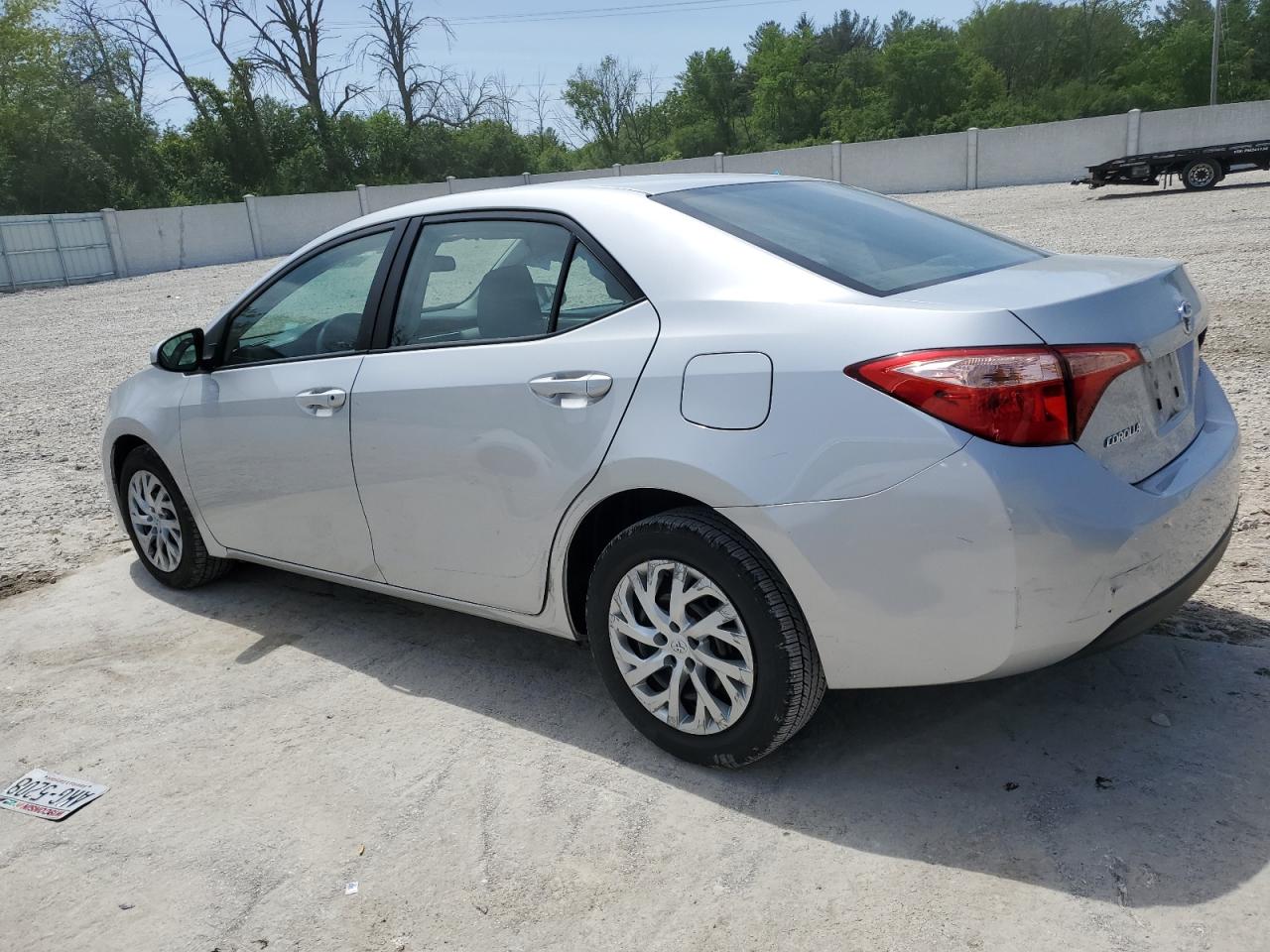 2T1BURHE2JC009744 2018 Toyota Corolla L