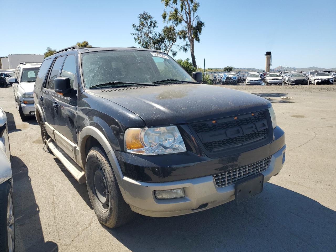 1FMPU17595LA47362 2005 Ford Expedition Eddie Bauer