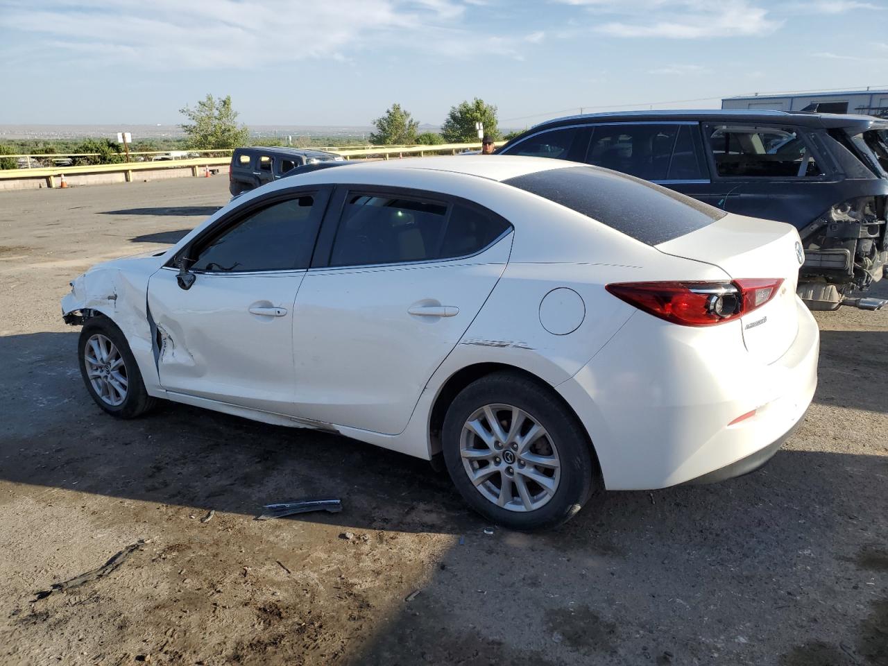 2016 Mazda 3 Sport vin: JM1BM1U75G1329114