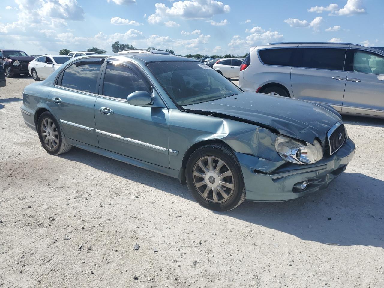 KMHWF35H24A058647 2004 Hyundai Sonata Gls