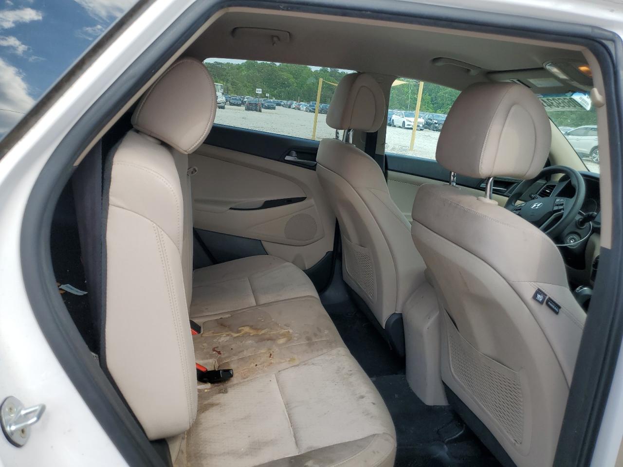 KM8J23A4XHU261153 2017 Hyundai Tucson Se