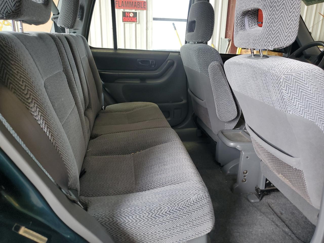 JHLRD1847WC059775 1998 Honda Cr-V Lx