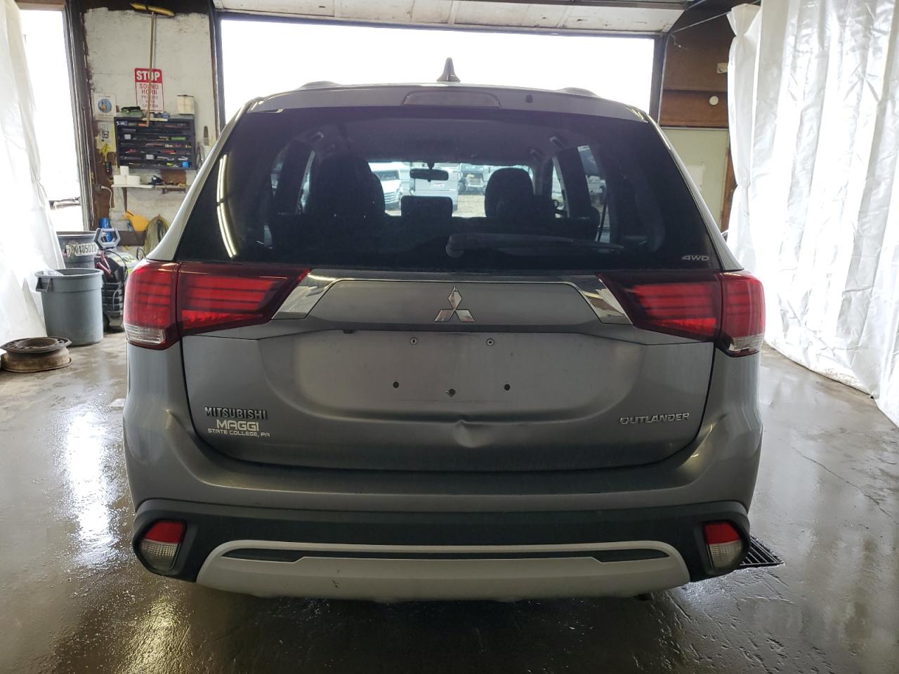 JA4AZ3A31KZ004023 2019 Mitsubishi Outlander Se