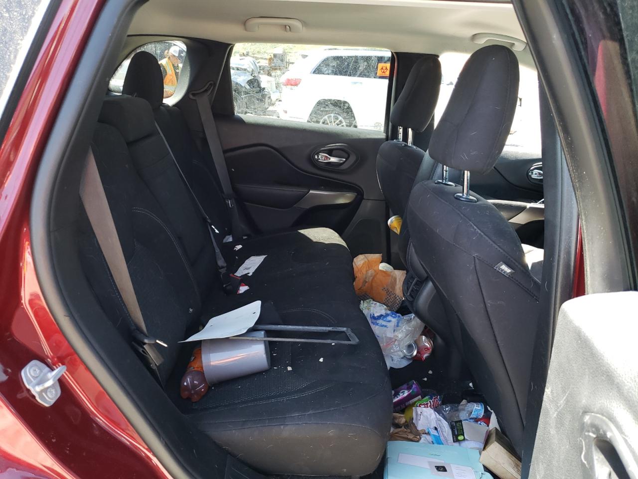 1C4PJMCB3KD158957 2019 Jeep Cherokee Latitude