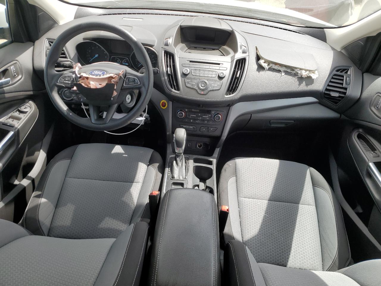 1FMCU0GD0JUC50404 2018 Ford Escape Se