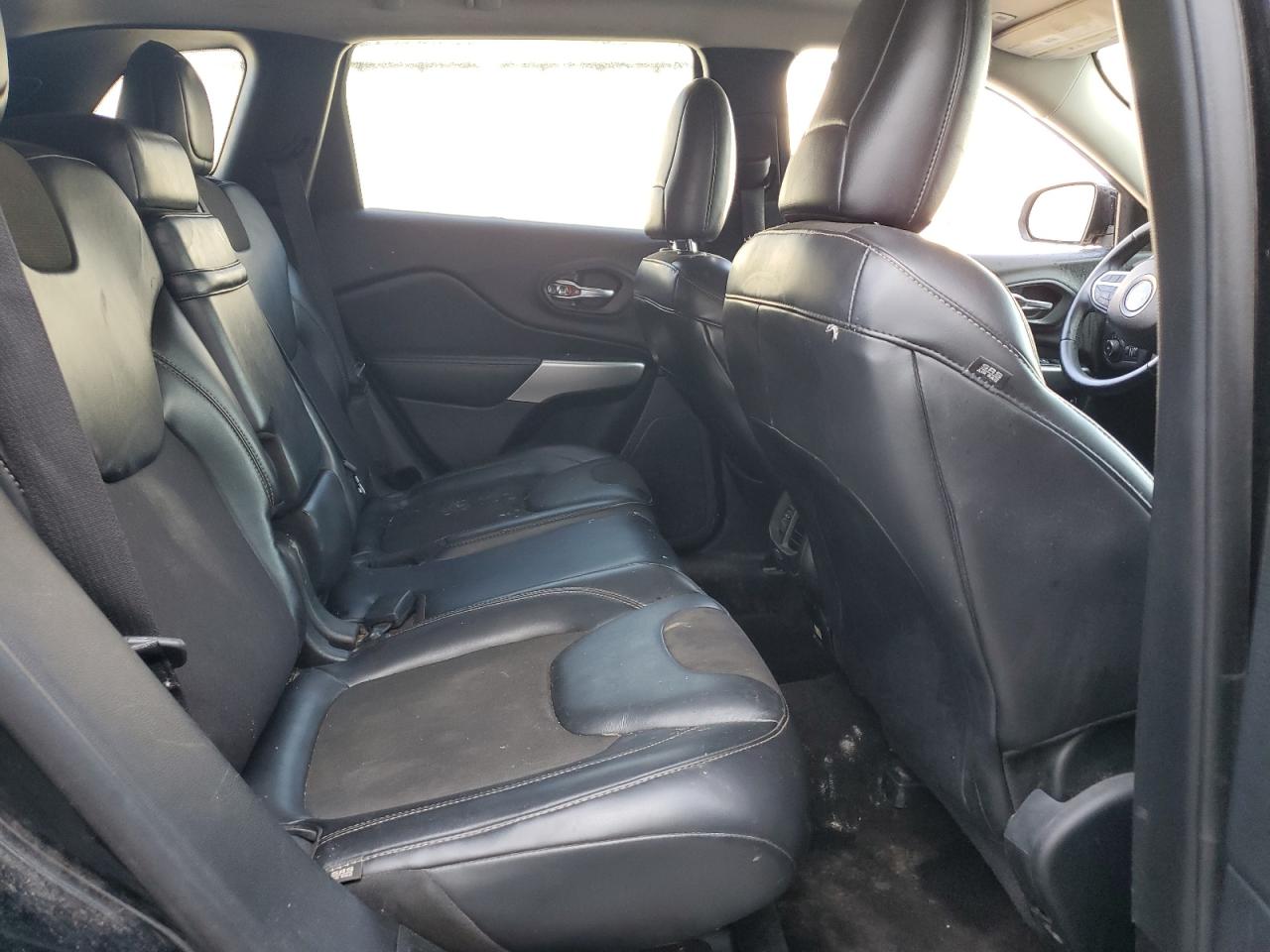 1C4PJLLB5JD540125 2018 Jeep Cherokee Latitude Plus