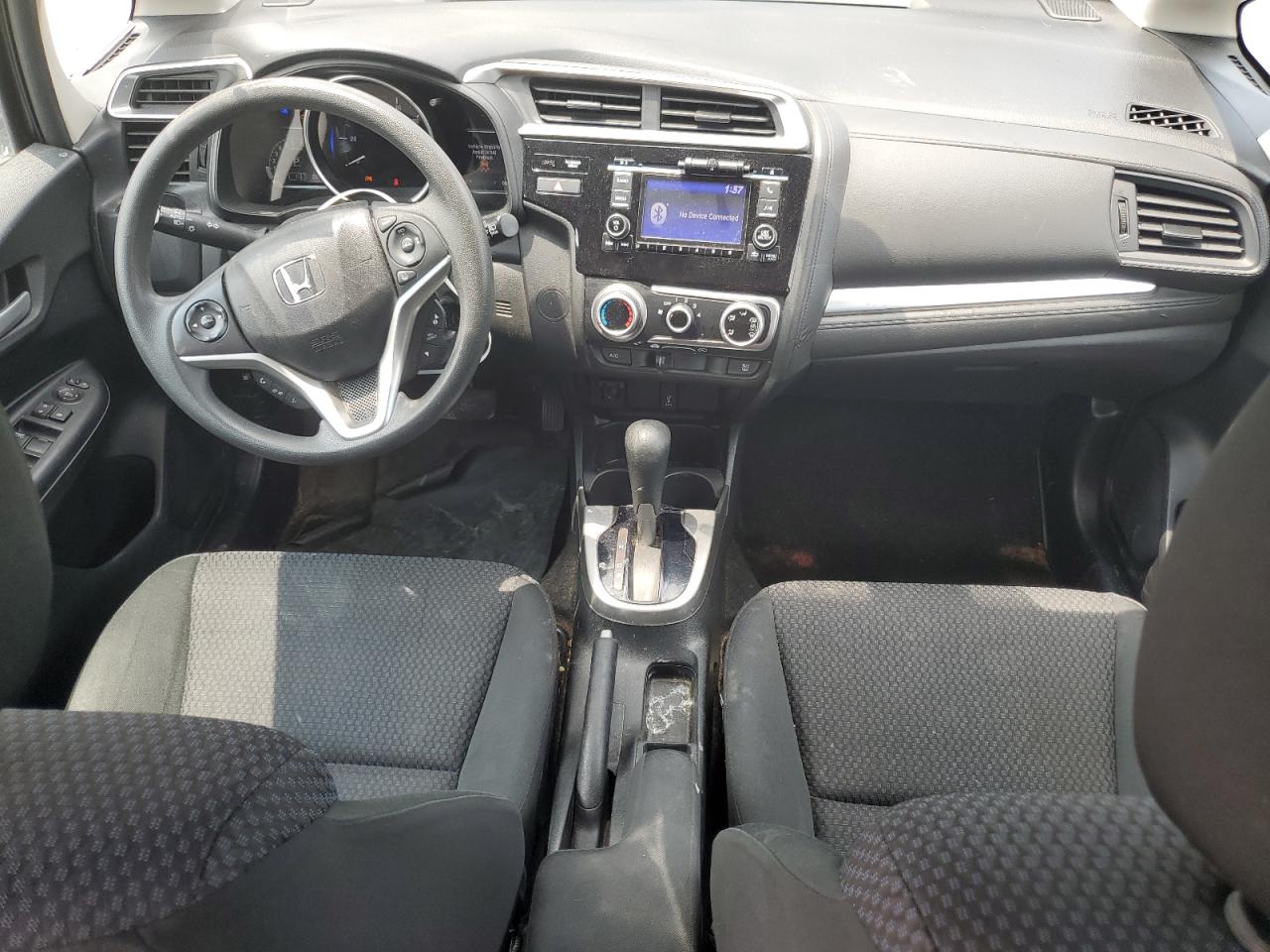 3HGGK5H59JM705370 2018 Honda Fit Lx
