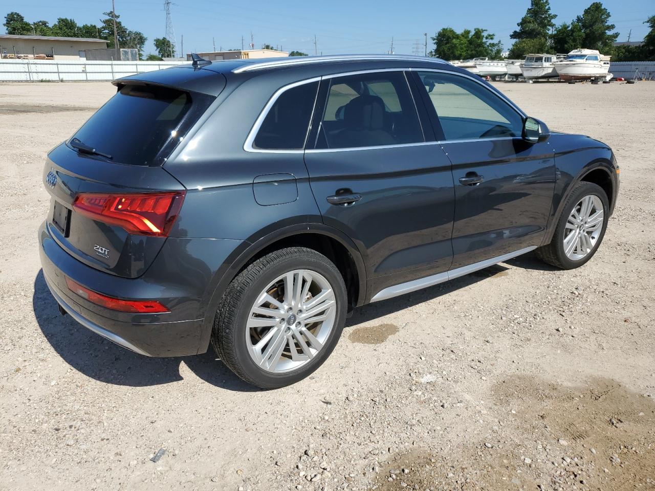 WA1CNAFY2J2119461 2018 Audi Q5 Prestige