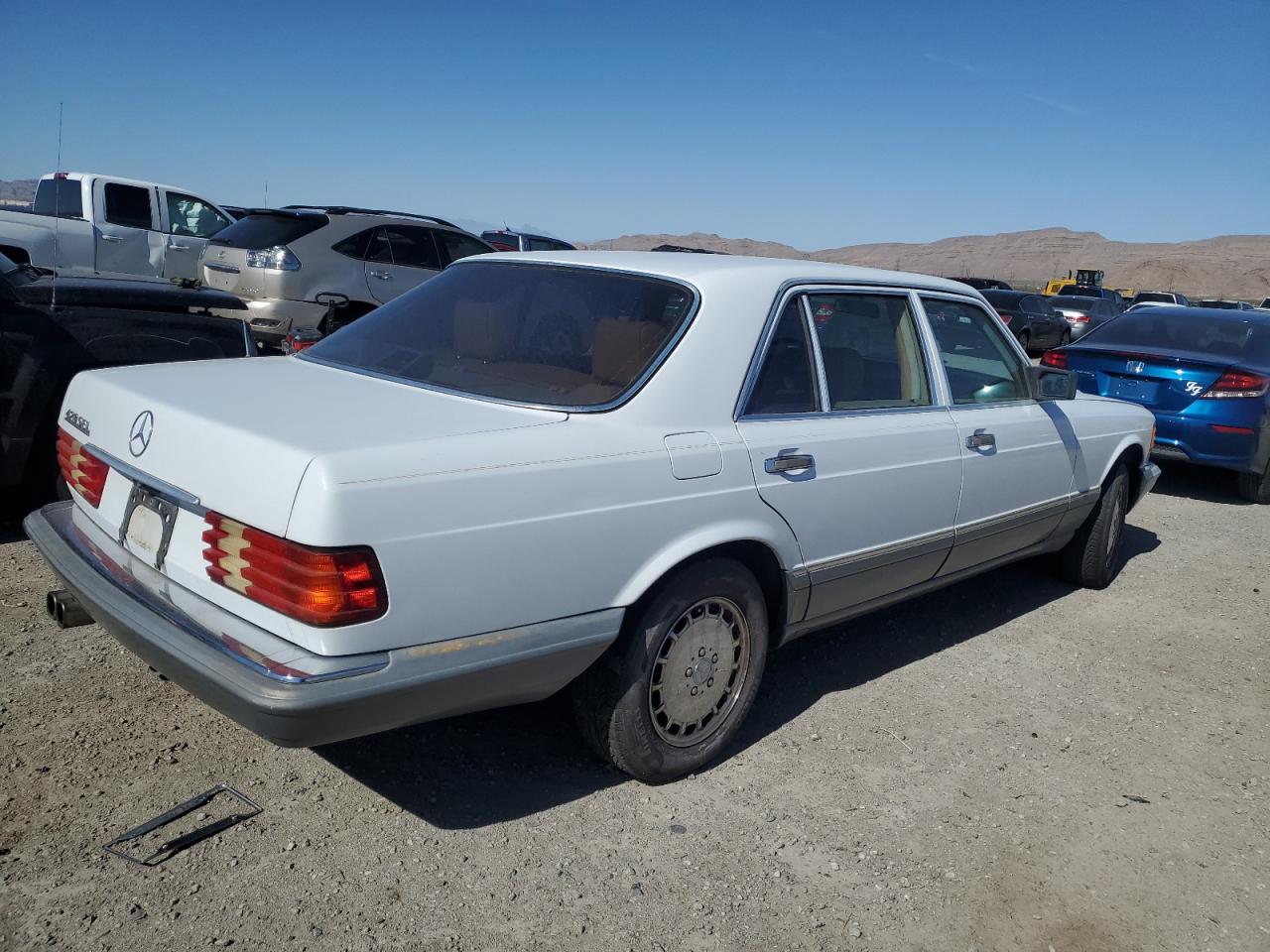 WDBCA35D5JA406521 1988 Mercedes-Benz 420 Sel