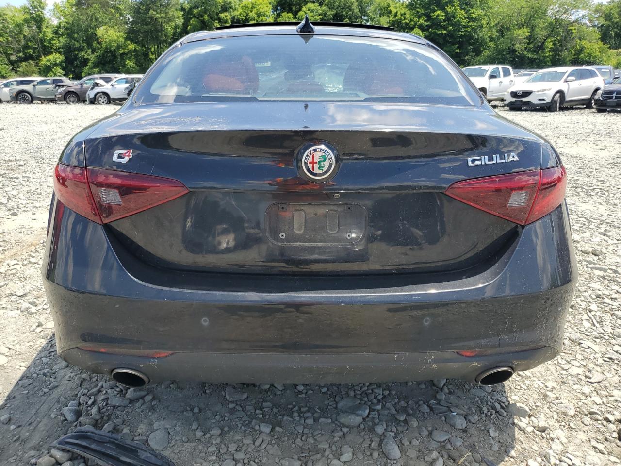 ZARFAEEN0H7551143 2017 Alfa Romeo Giulia Ti Q4