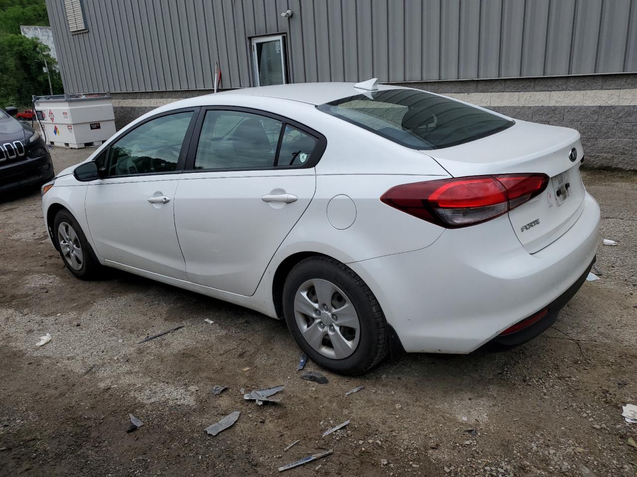 3KPFL4A75JE194182 2018 Kia Forte Lx