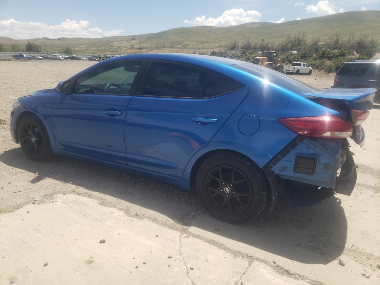 2018 Hyundai Elantra Se vin: KMHD74LF1JU612394