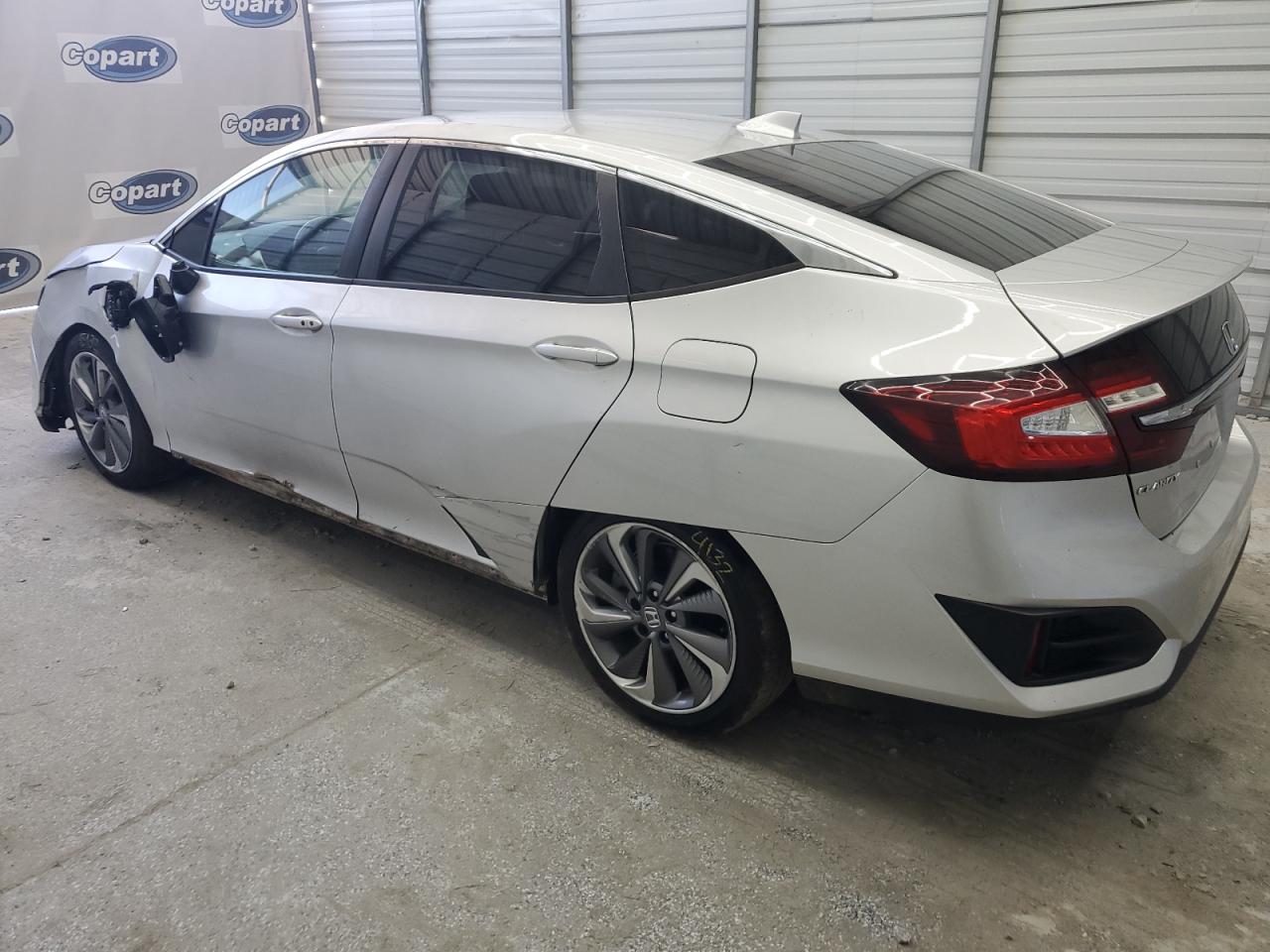 2018 Honda Clarity Touring vin: JHMZC5F33JC003275