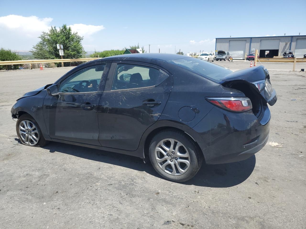 2018 Toyota Yaris Ia vin: 3MYDLBYV9JY319510