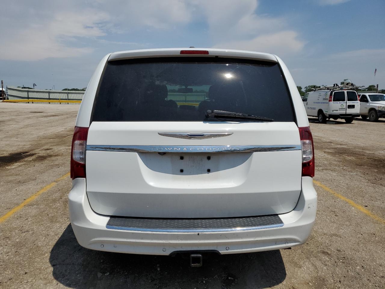 2C4RC1CG2ER413838 2014 Chrysler Town & Country Touring L