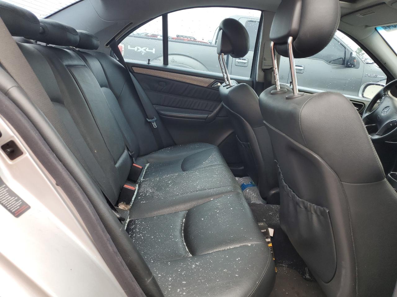 WDBRF61J12F285015 2002 Mercedes-Benz C 240