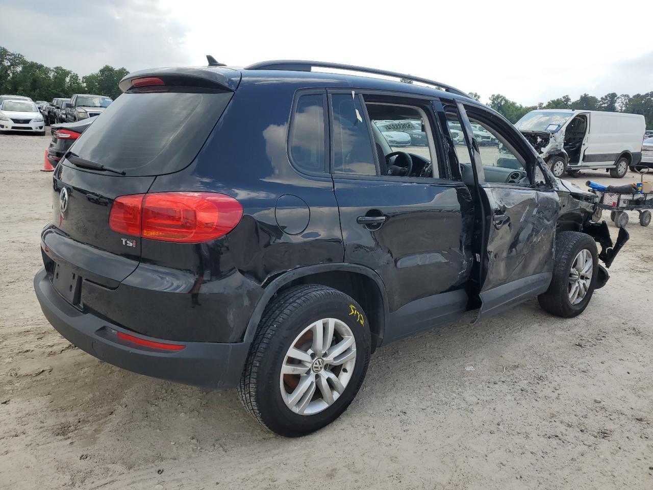 WVGAV7AX3HK033421 2017 Volkswagen Tiguan S