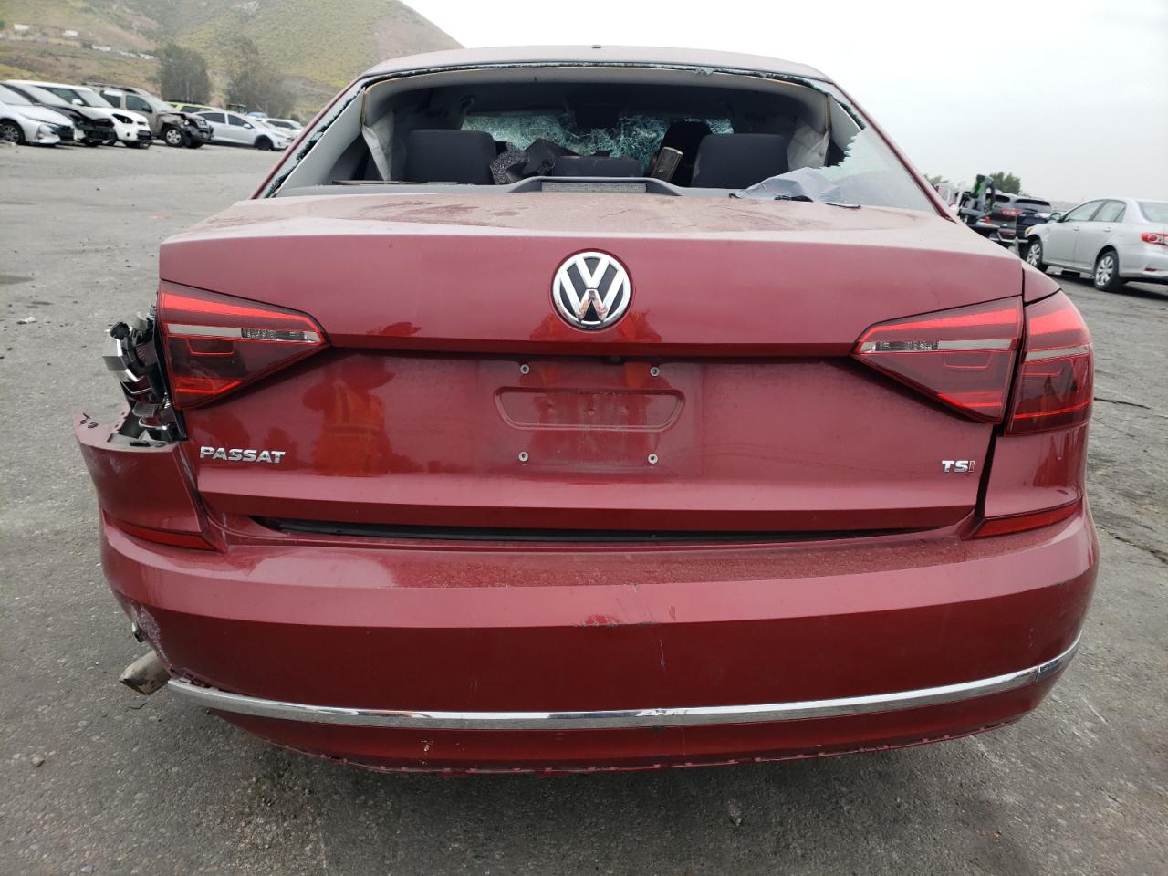 2018 Volkswagen Passat S vin: 1VWAA7A3XJC030509