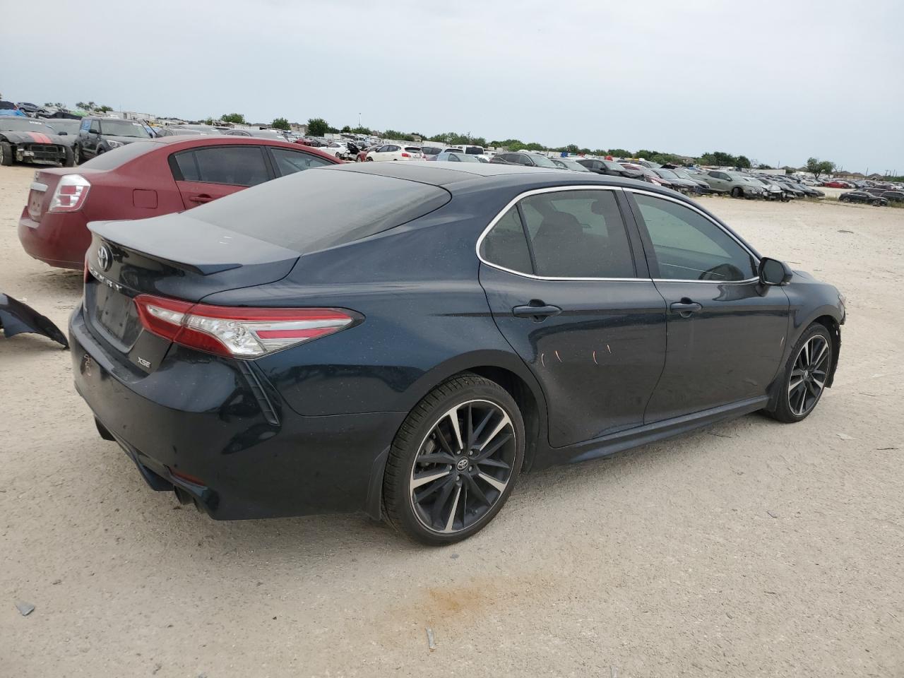 4T1B61HK3JU633701 2018 Toyota Camry Xse