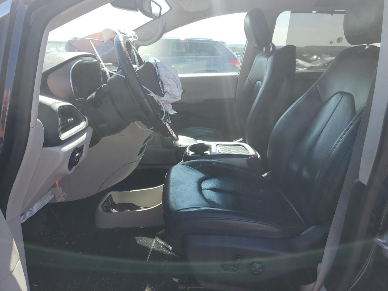 2C4RC1EG3JR289831 2018 Chrysler Pacifica Touring L Plus