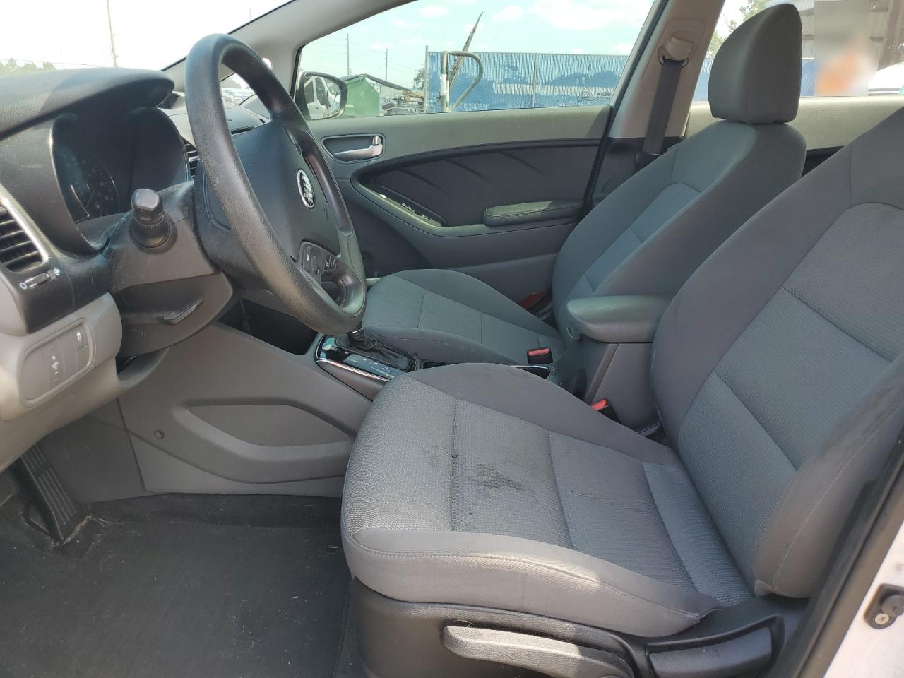 3KPFK4A73HE021208 2017 Kia Forte Lx