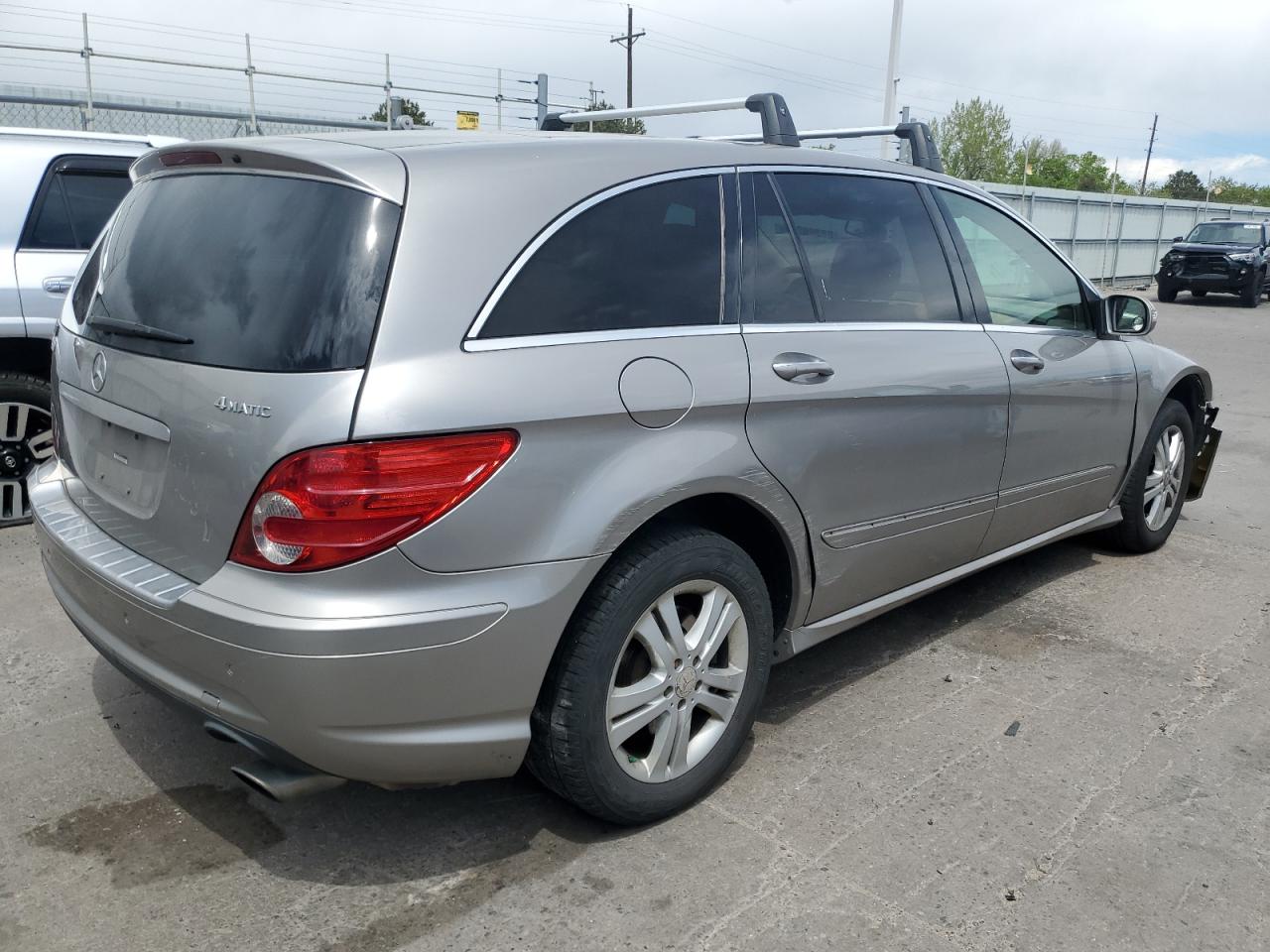 4JGCB65E18A074432 2008 Mercedes-Benz R 350