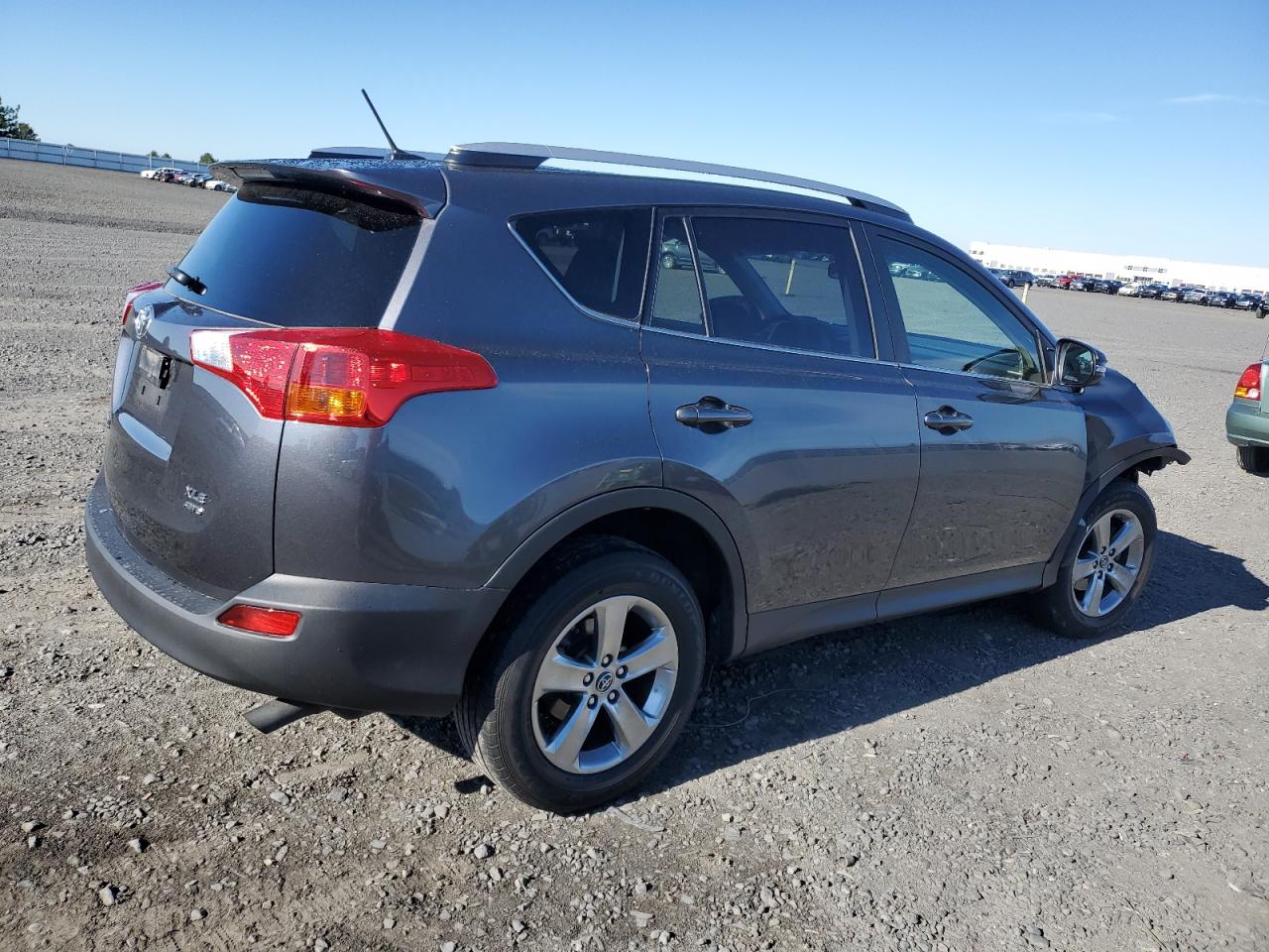 2015 Toyota Rav4 Xle vin: JTMRFREV2FD110662