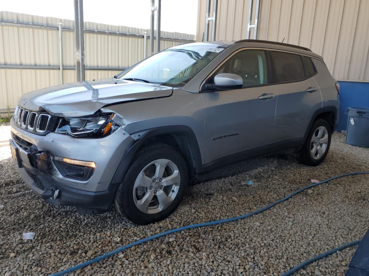 3C4NJDBB7KT850335 2019 Jeep Compass Latitude