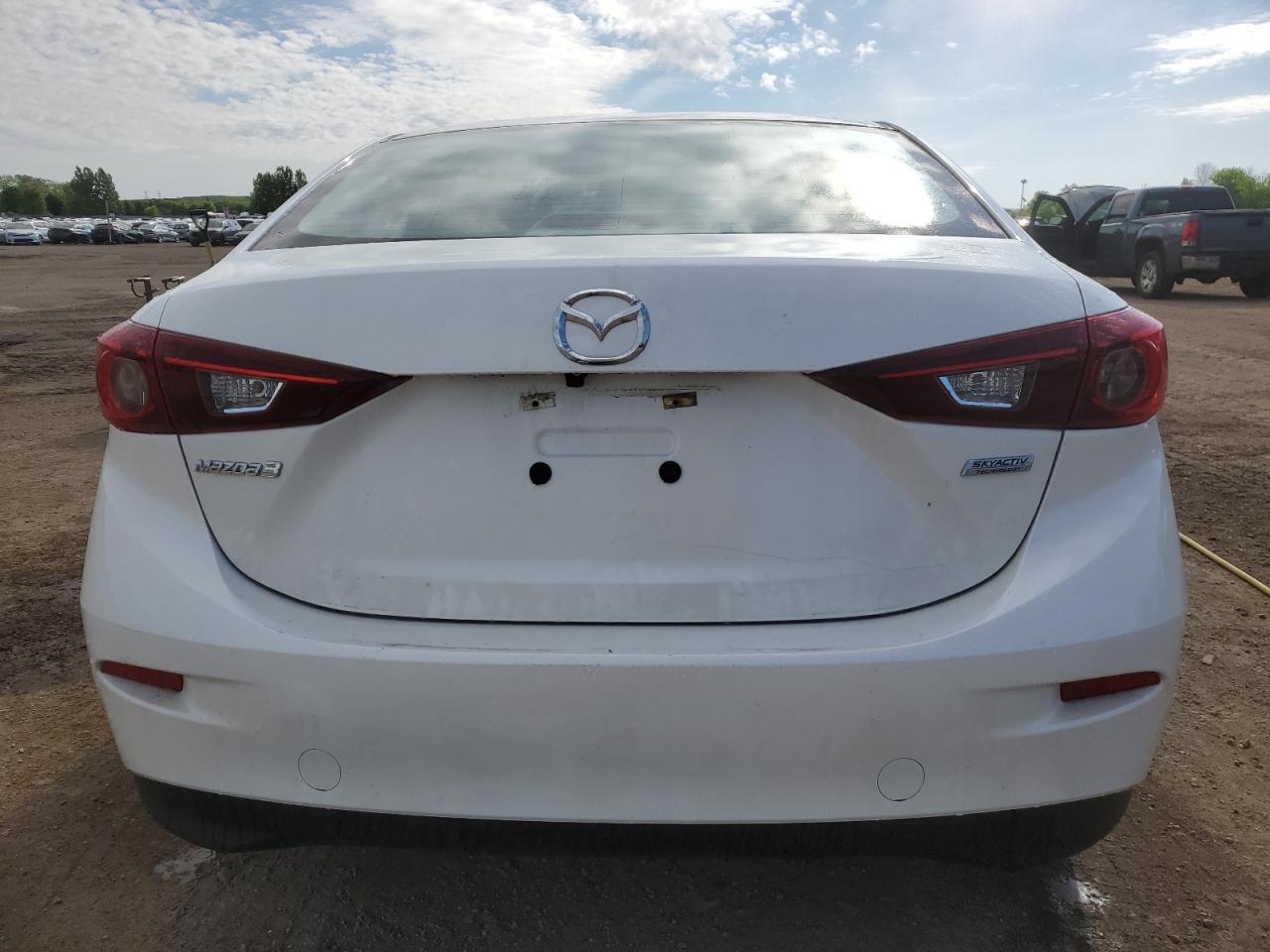 JM1BN1V70J1187175 2018 Mazda 3 Touring